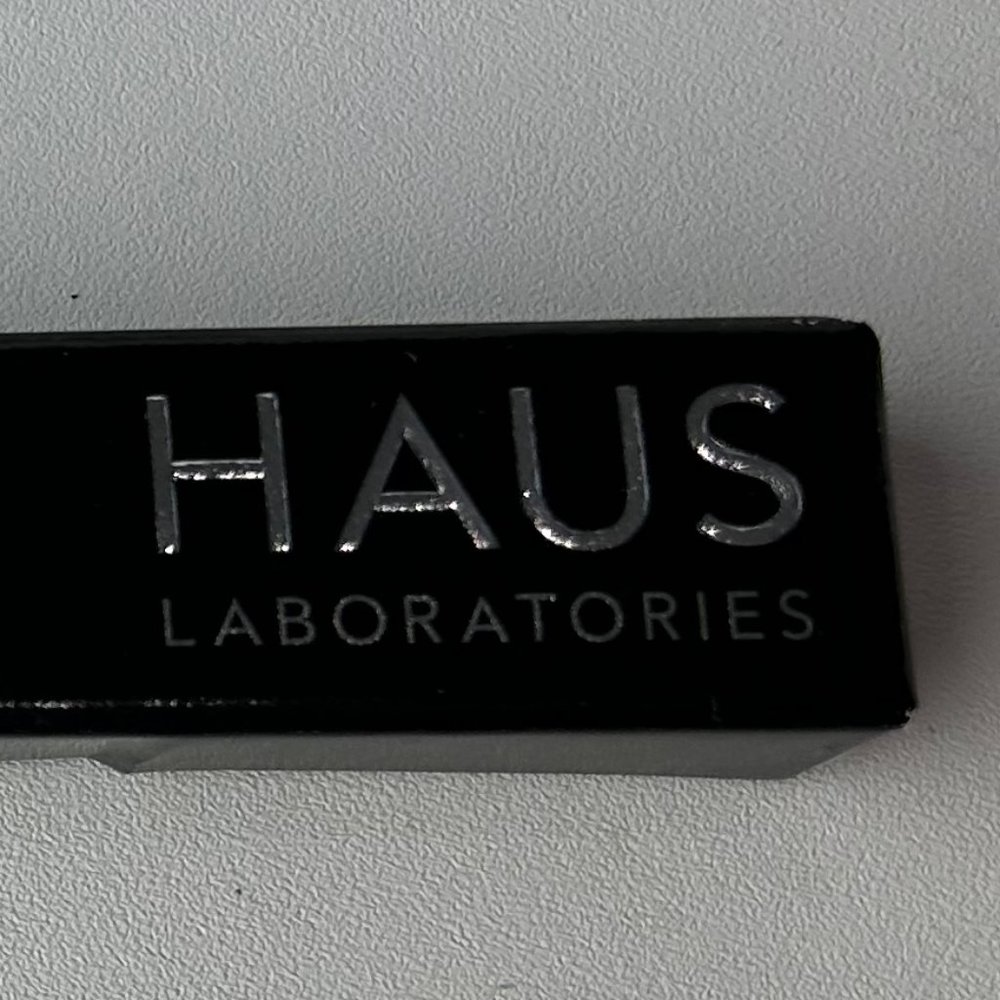 New Haus Laboratories Le Monster Matte Lip Crayon - in Destroyer